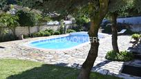 Piscina de Casa o xalet en venda en Castro-Urdiales amb Aire condicionat, Calefacció i Jardí privat