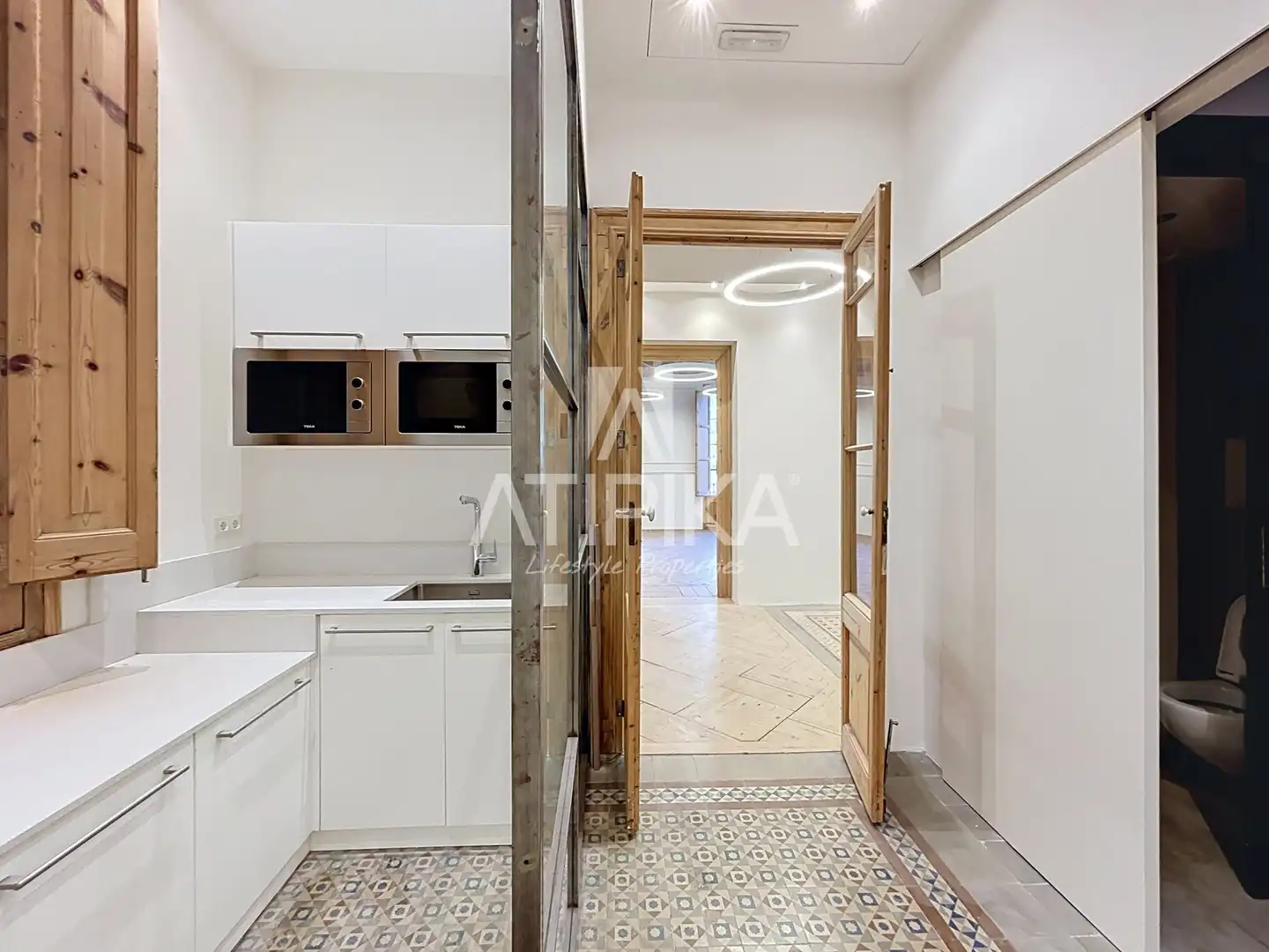 Cocina de Oficina de alquiler en Barcelona con Aire acondicionado
