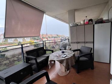 Maison mitoyenne avec balcon à vendre à rio tajo