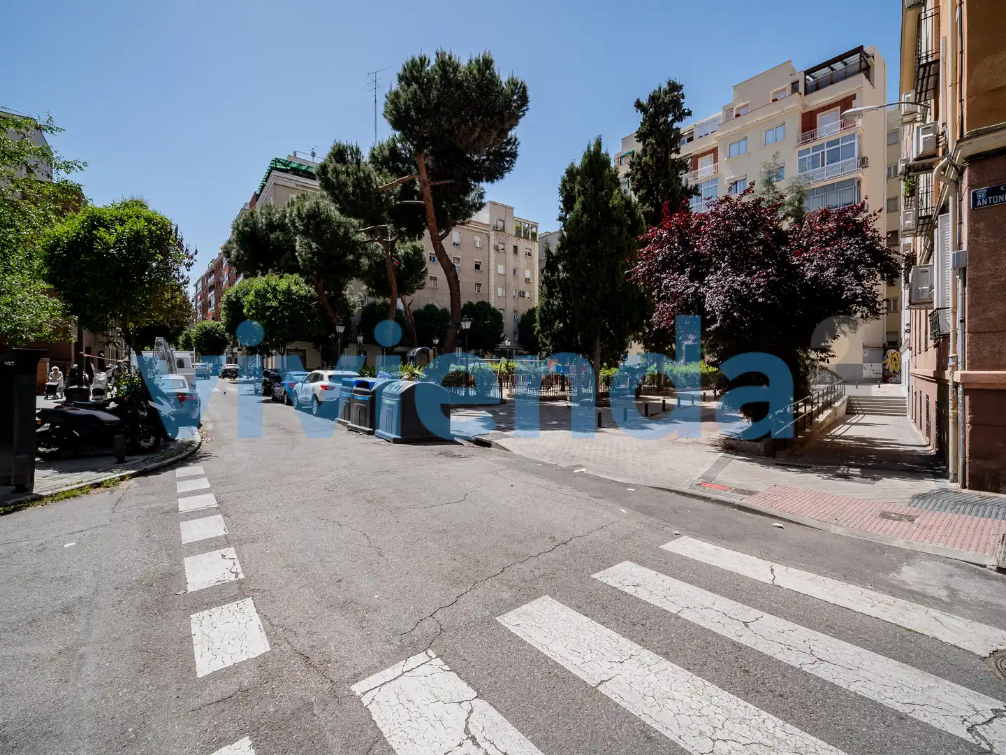 Außenansicht von Wohnung zum Verkauf in Madrid mit Klimaanlage und Heizung