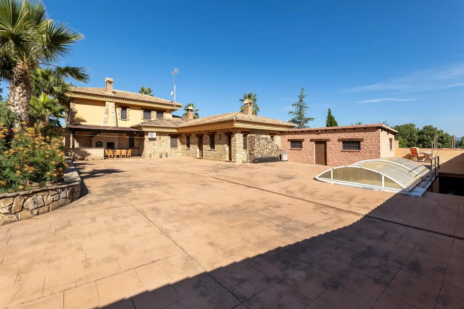 Exterior view of Houses for sale in Colomera  with Heating, Terrace and Storage room