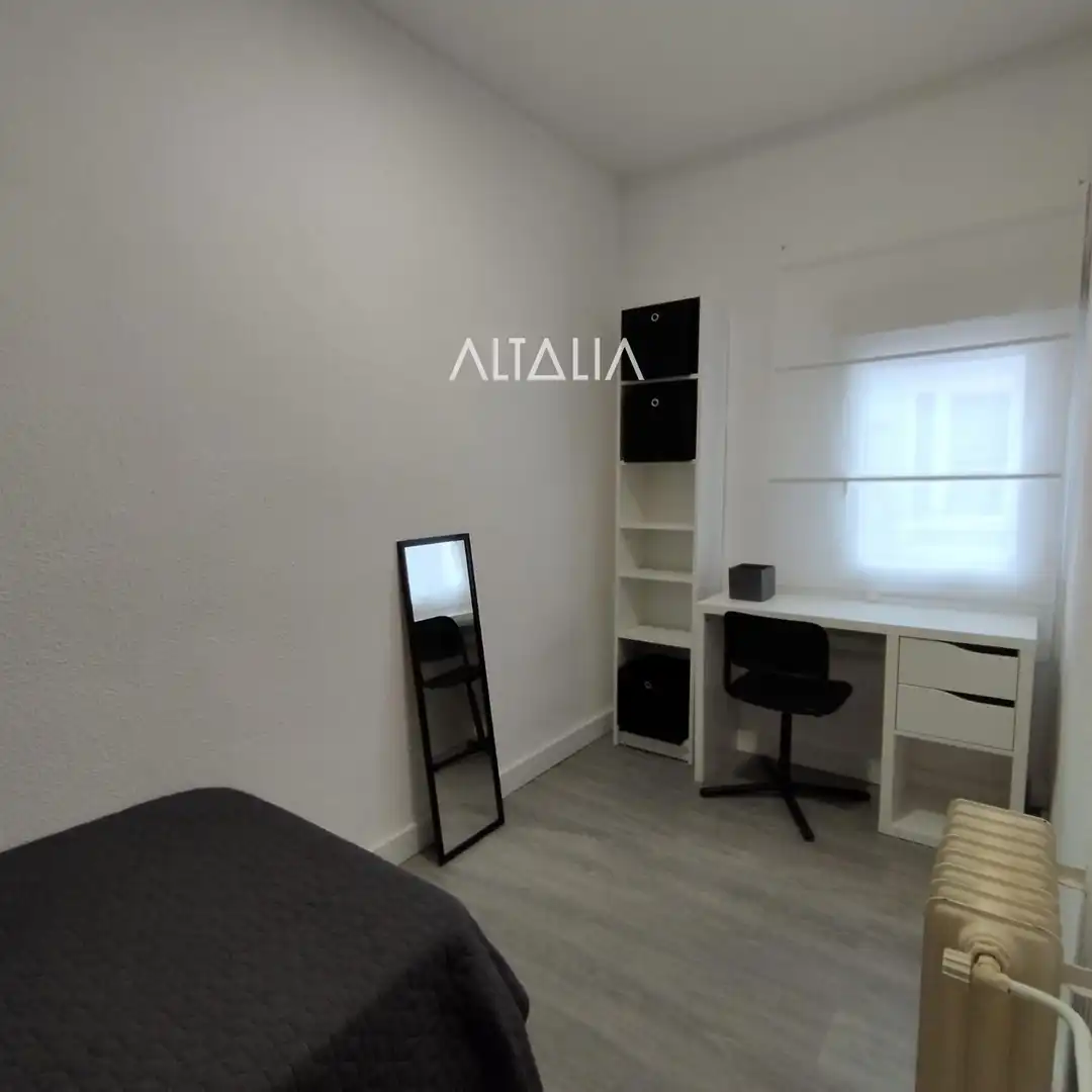 Bedroom of Flat for rent in Cuenca  with Heating and Furnished
