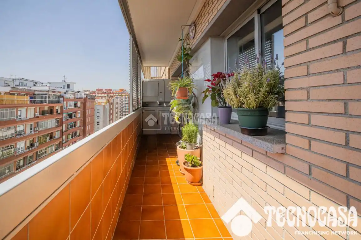 Terraza de Ático en venta en Barcelona con Balcón