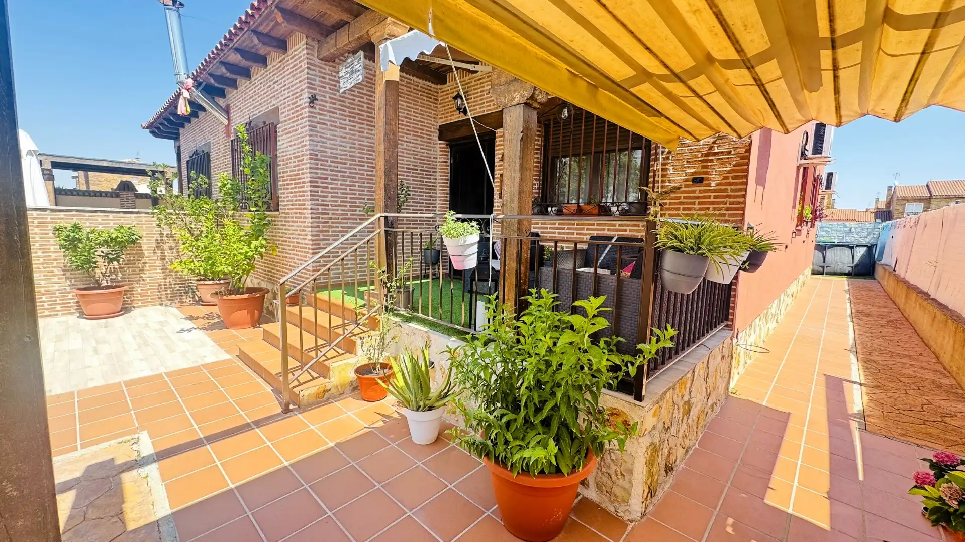 Terrassa de Casa o xalet en venda en Cedillo del Condado amb Aire condicionat, Calefacció i Jardí privat