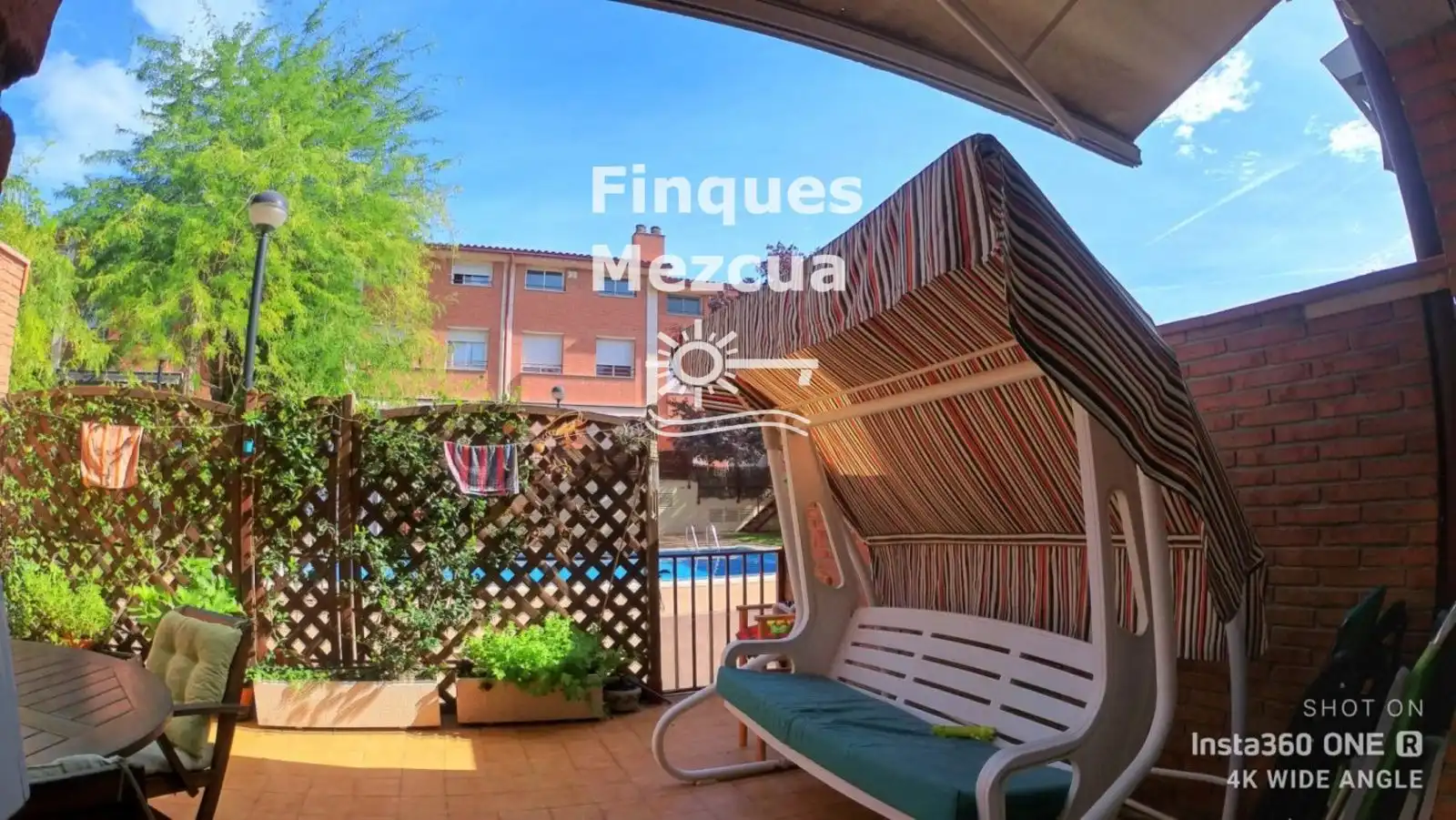 Terrassa de Casa adosada en venda en Sant Cugat del Vallès amb Calefacció, Jardí privat i Piscina