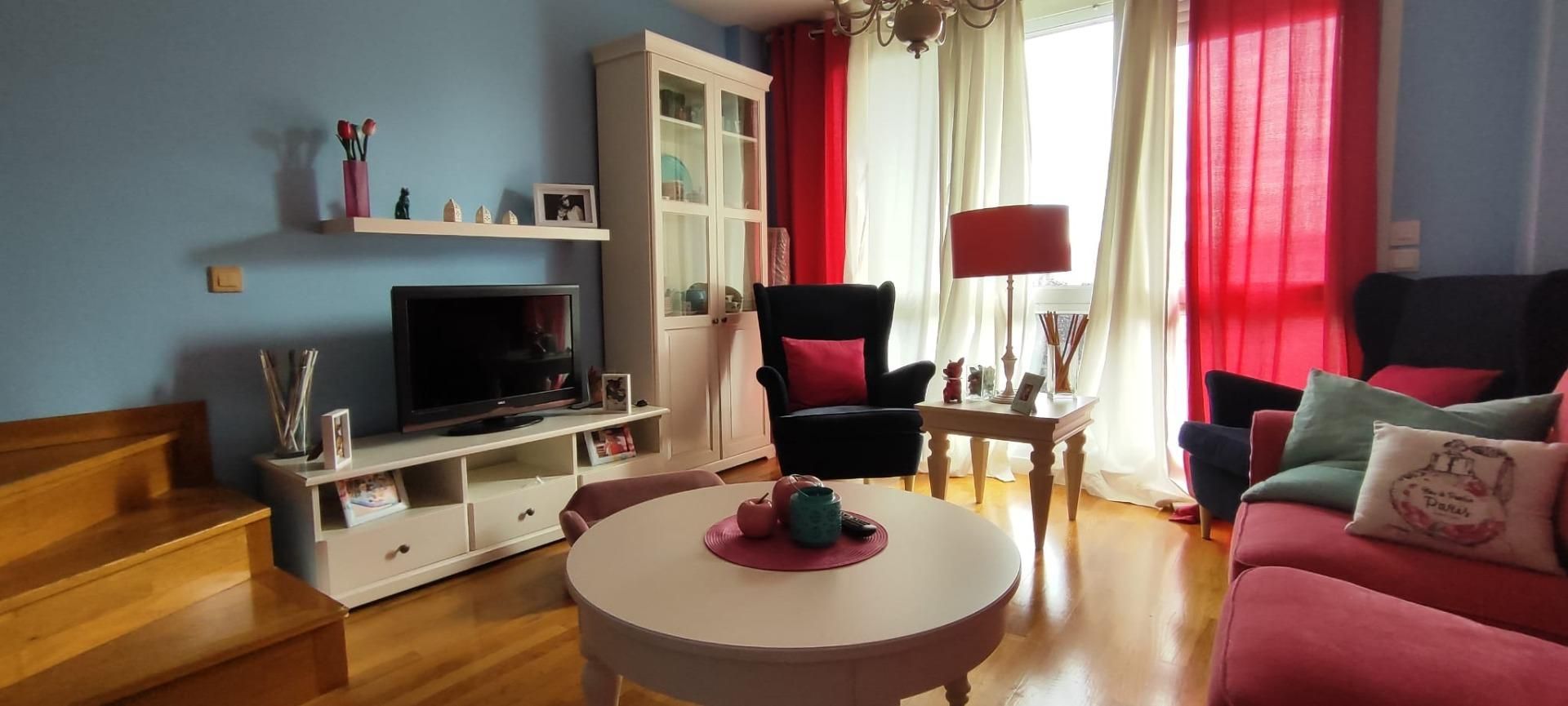 Sala d'estar de Dúplex en venda en Torrelavega  amb Calefacció