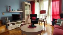 Sala d'estar de Dúplex en venda en Torrelavega  amb Calefacció