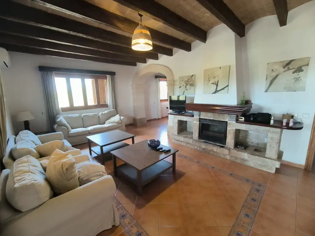 Casa rústica con piscina en venta en Llubí, imagen 4