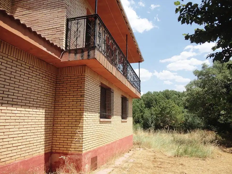 Vista exterior de Casa o xalet en venda en Mambrillas de Lara amb Jardí privat