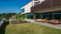 Terrassa de Casa o xalet en venda en Piélagos amb Terrassa i Piscina