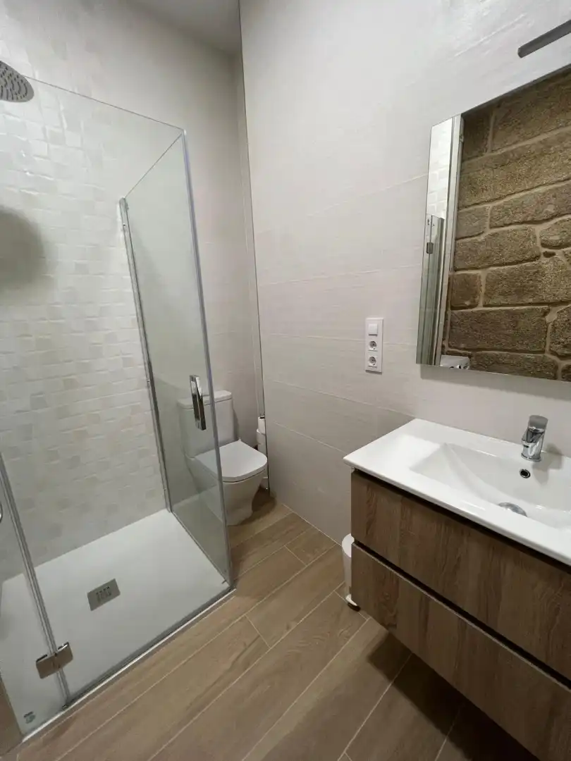 Baño de Apartamento de alquiler en Cangas  con Calefacción, Amueblado y Horno
