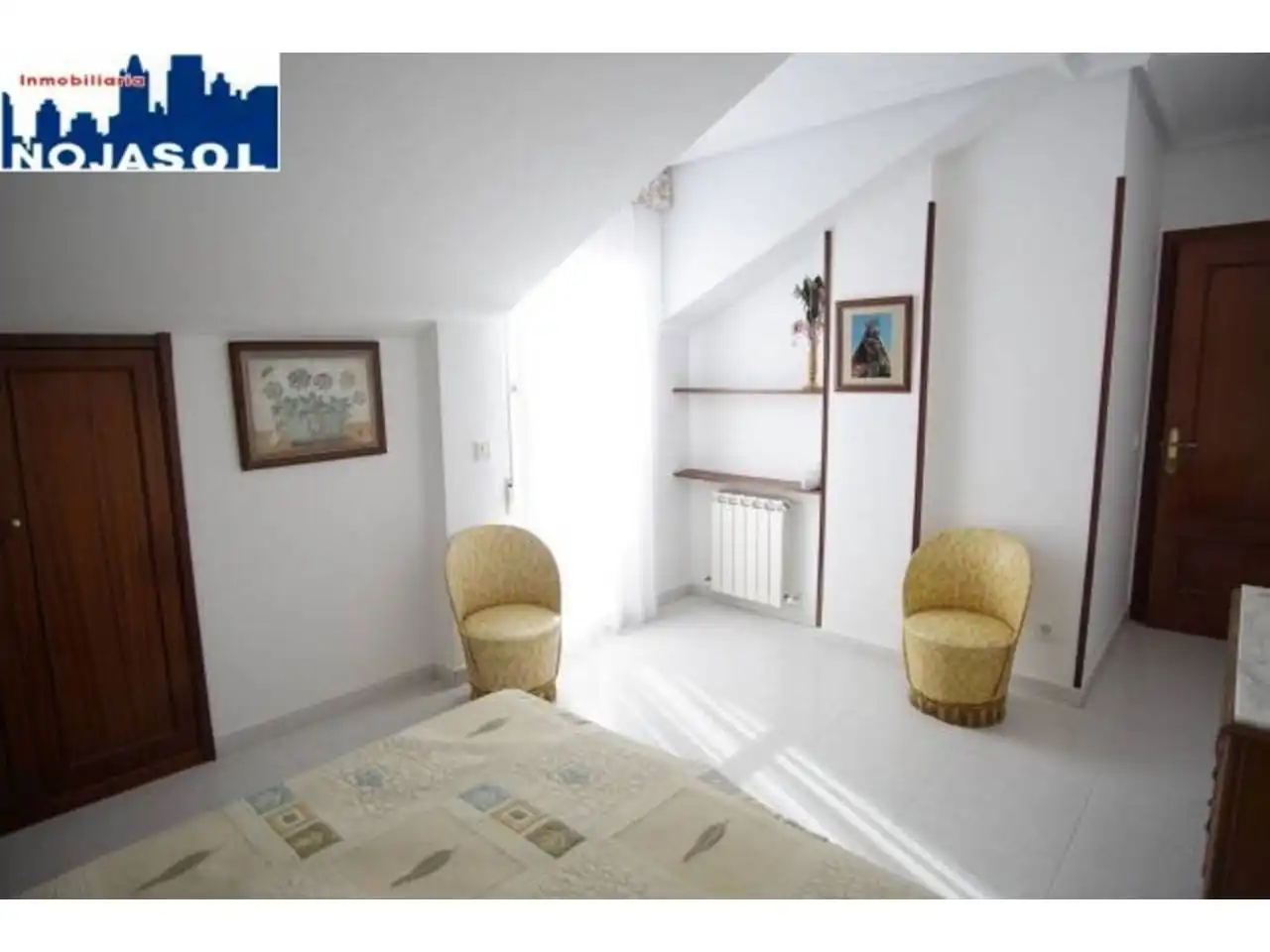 Schlafzimmer von Dachboden zur Miete in Noja mit Heizung, Terrasse und Möbliert