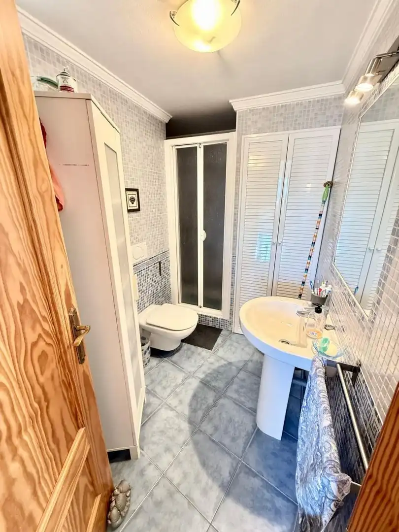 Baño de Ático de alquiler en Vélez-Málaga con Jardín privado, Terraza y Amueblado