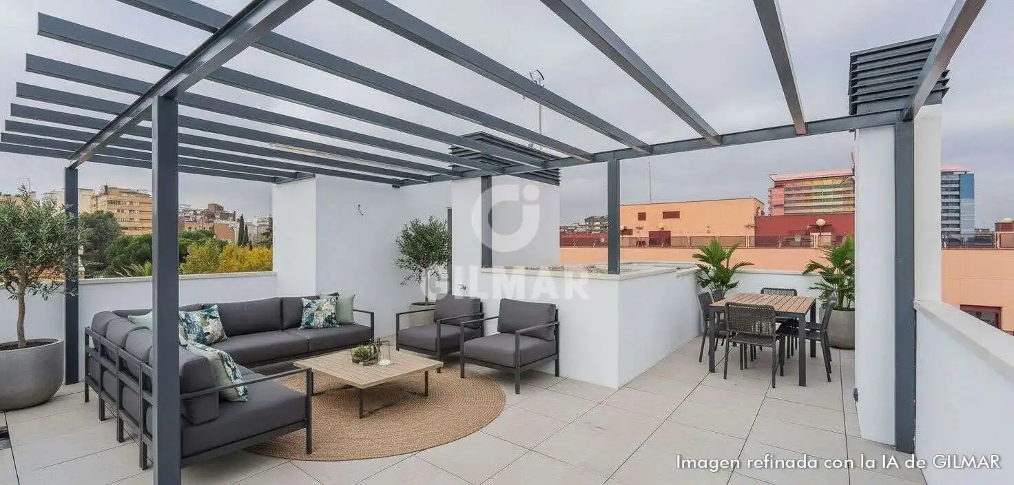 Terraza de Ático en venta en Madrid con Calefacción, Trastero y Balcón