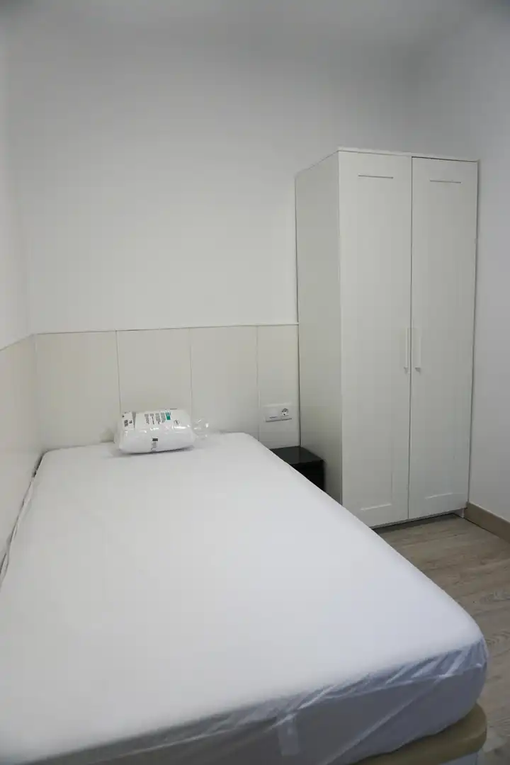 Room in Calle CAPITAN MENDEZ VIGO, 50, Santo Tomás