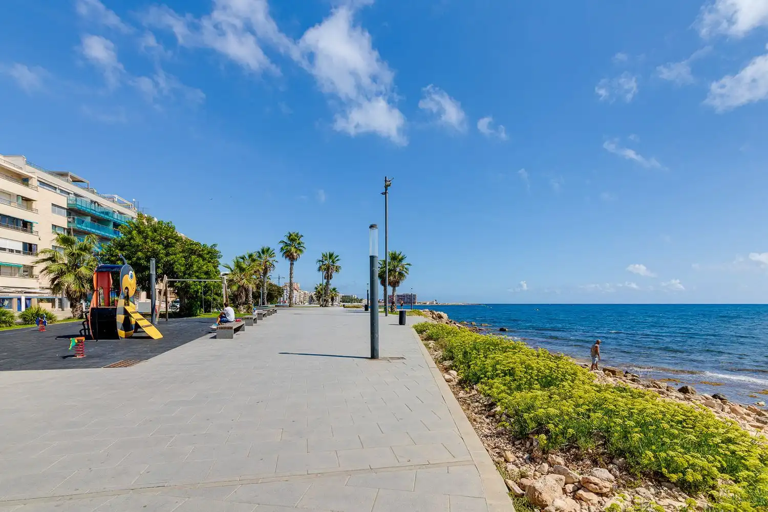 Vista exterior de Ático en venta en Torrevieja con Aire acondicionado, Terraza y Amueblado