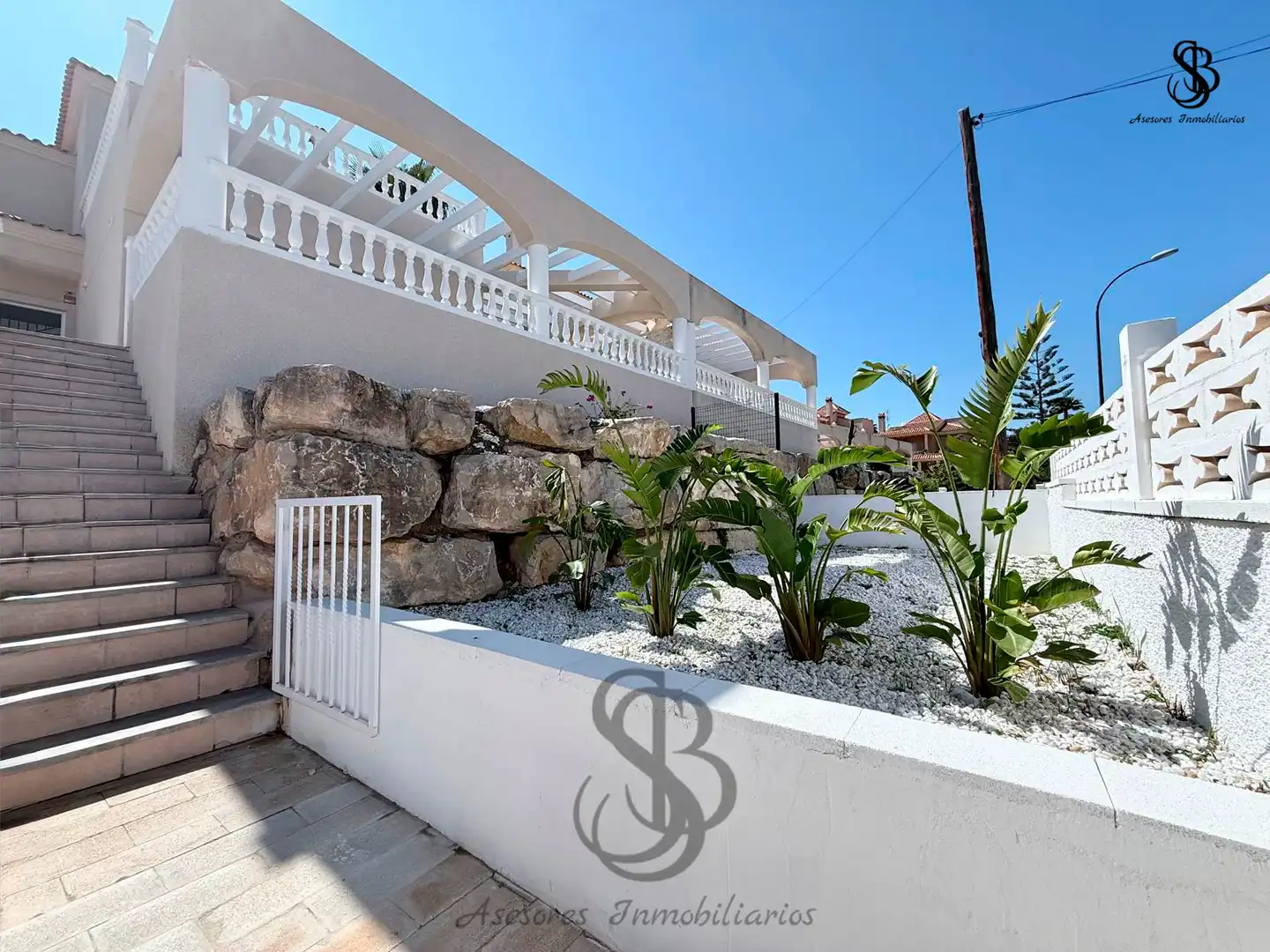 Chalet con terraza en venta en Carrer de Torrevella
