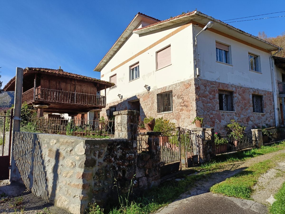 Vista exterior de Casa o chalet en venta en Llanes con Calefacción, Jardín privado y Terraza