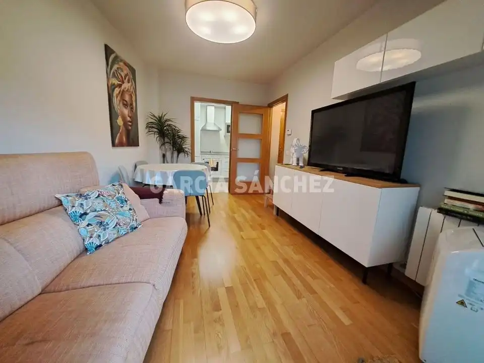 Sala de estar de Apartamento en venta en Boiro con Terraza, Trastero y Amueblado