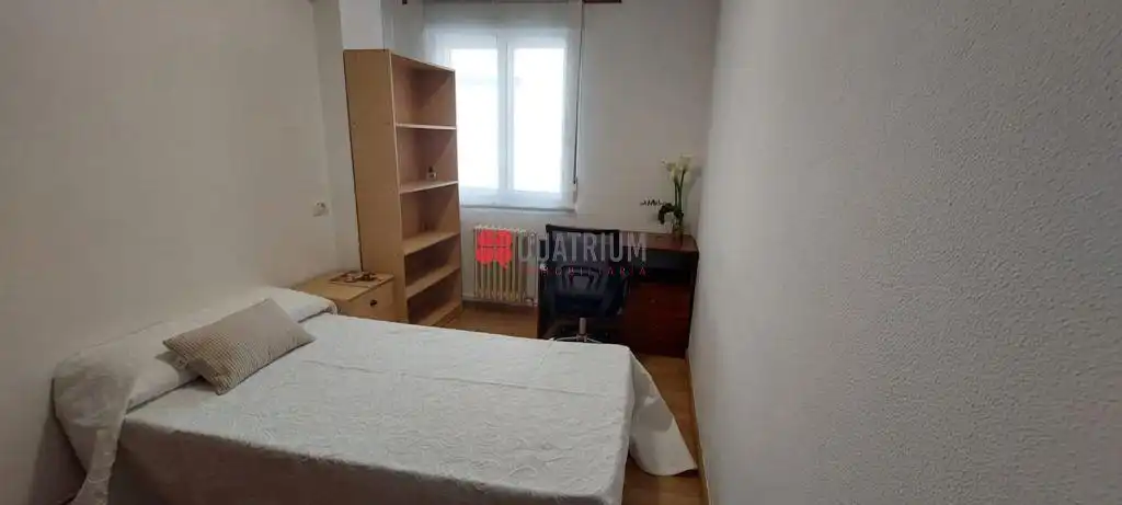 Wohnung zur Miete in Rúa De Santiago Del Estero, Ensanche - Sar