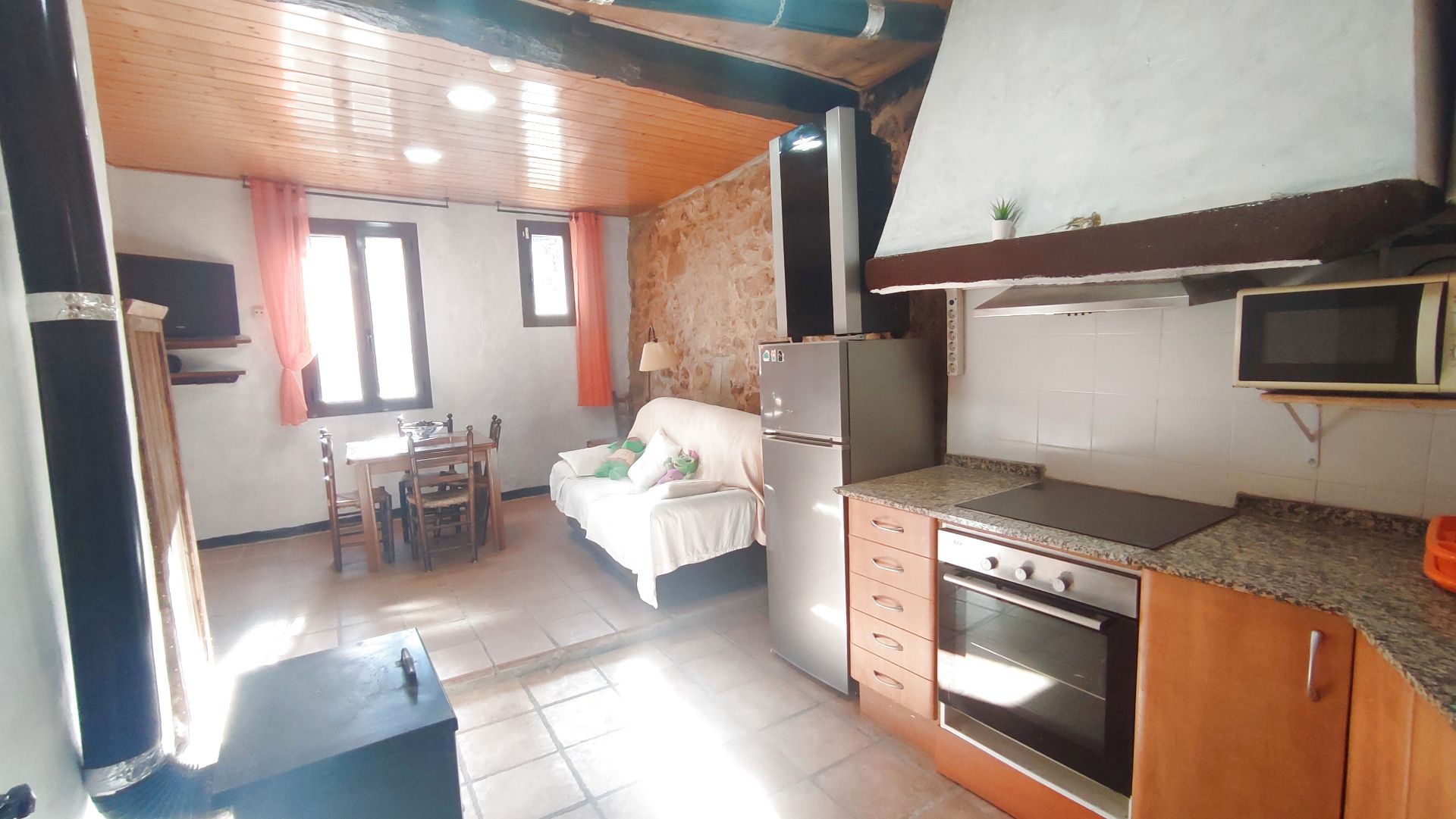 Cuina de Casa adosada en venda en Cardona amb Calefacció, Jardí privat i Traster