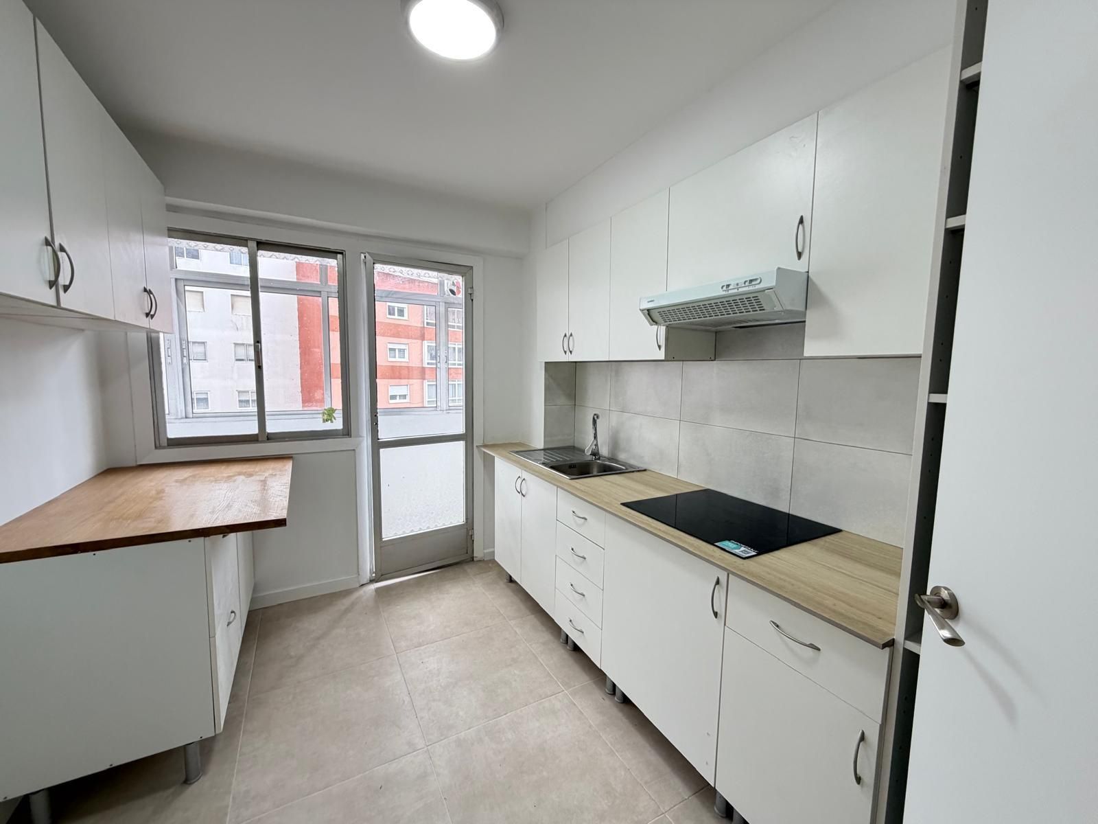 Cuina de Pis de lloguer en Vigo  amb Traster