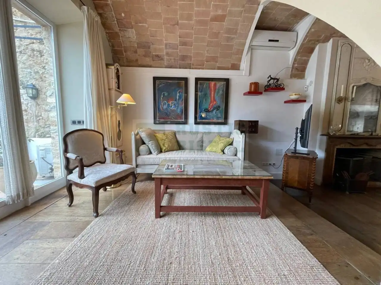 Wohnzimmer von Country house zur Miete in Navata mit Klimaanlage, Heizung und Privatgarten