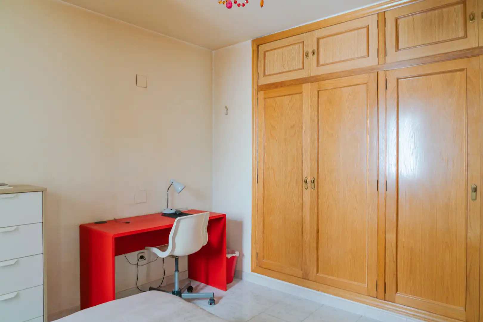 Bedroom of Flat for sale in Zaragoza  with Heating, Furnished and Oven