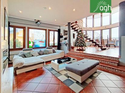 Living room of House or chalet for sale in Culleredo  with Heating, Private garden and Parquet flooring