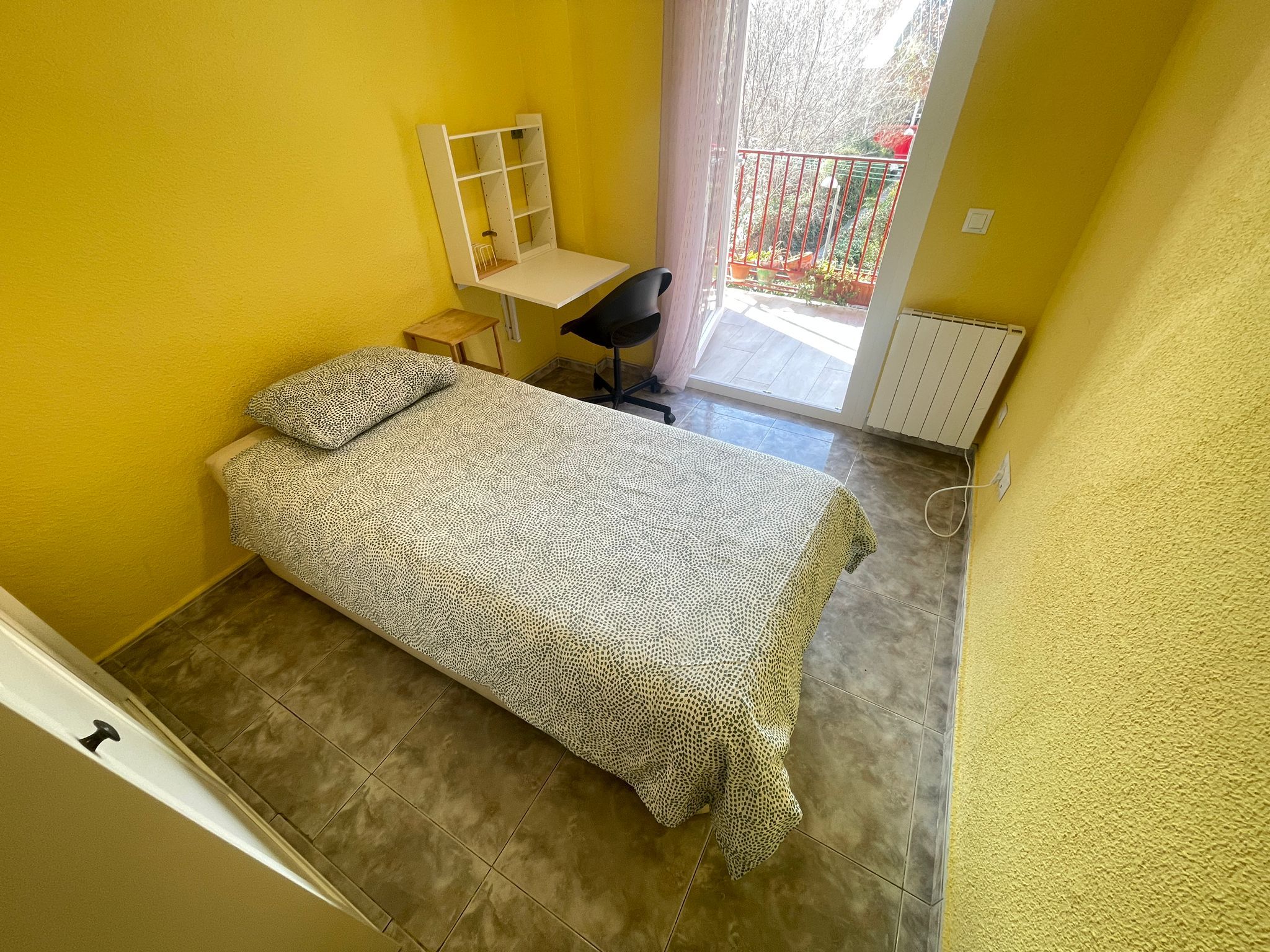 Pis per a compartir a Calle de Membezar, 29, Entrevías