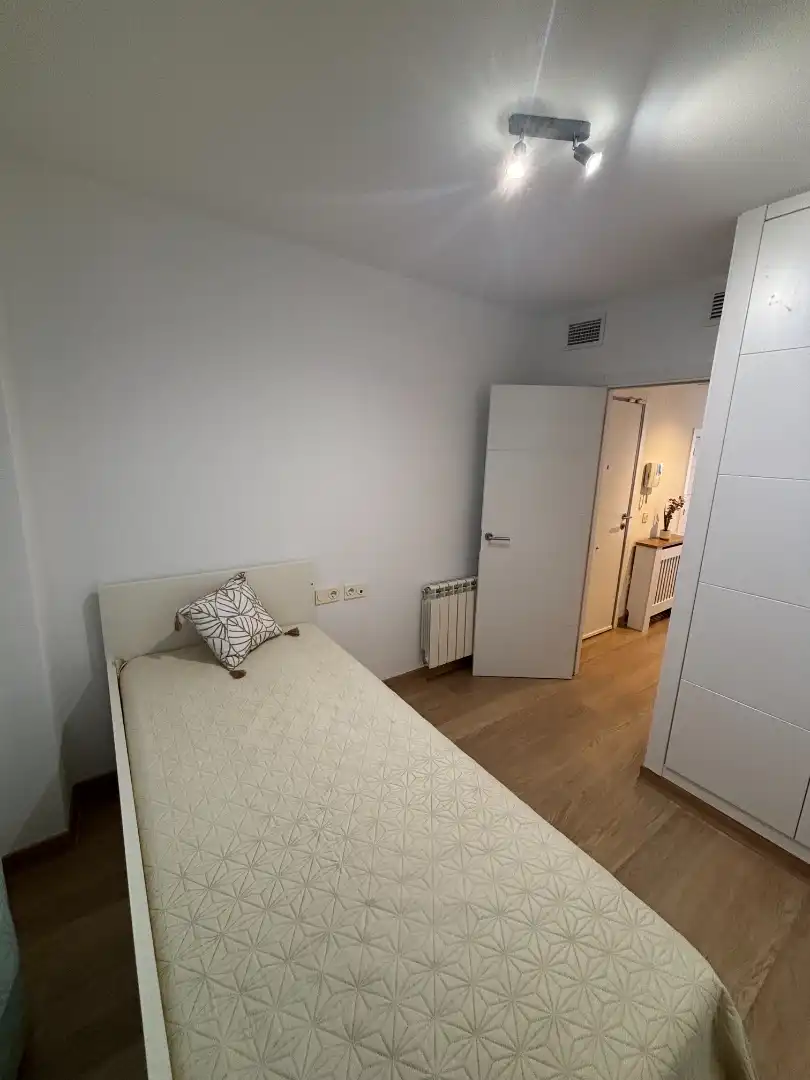 Habitación de Apartamento de alquiler en Cájar con Aire acondicionado, Calefacción y Amueblado