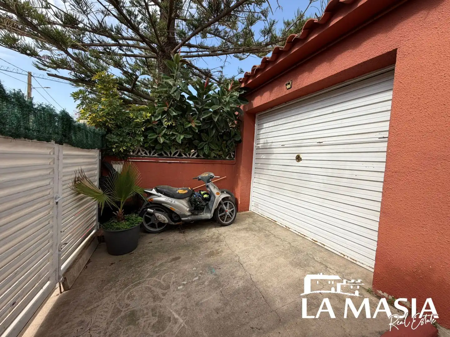 Exterior view of Detached homes for sale in Sant Pere de Ribes  with Air Conditioner and Private garden