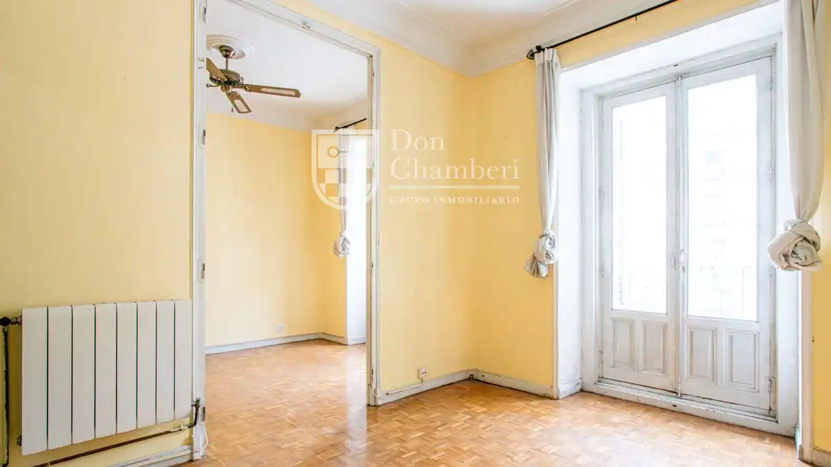 Bedroom of Flat for sale in Madrid  with Heating, Storage room and Balcony