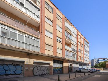 Piso con ascensor en venta en Calle Oasis 1