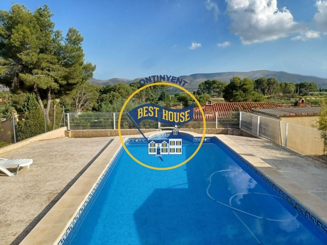 Vista exterior de Casa o xalet en venda en Ontinyent amb Aire condicionat, Jardí privat i Terrassa
