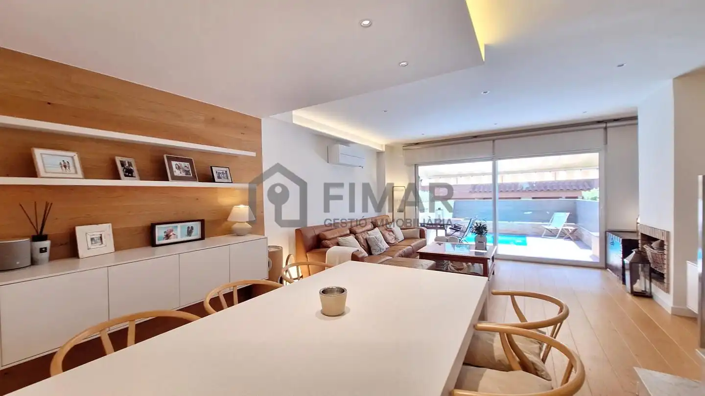 Sala de estar de Casa o chalet en venta en Vilassar de Mar con Aire acondicionado, Calefacción y Jardín privado