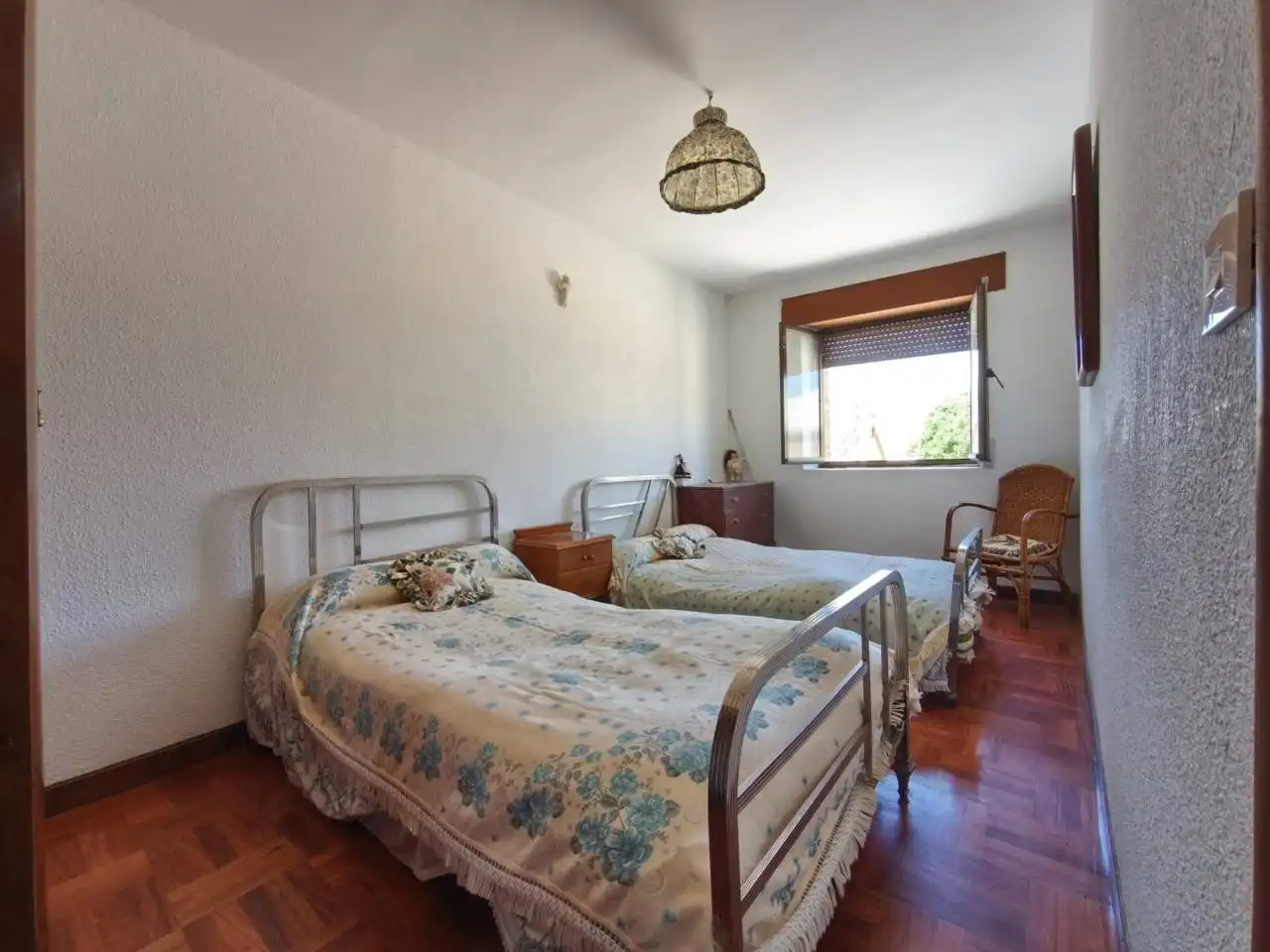 Bedroom of Houses for sale in Pedrosa de Río Úrbel  with Heating and Parquet flooring
