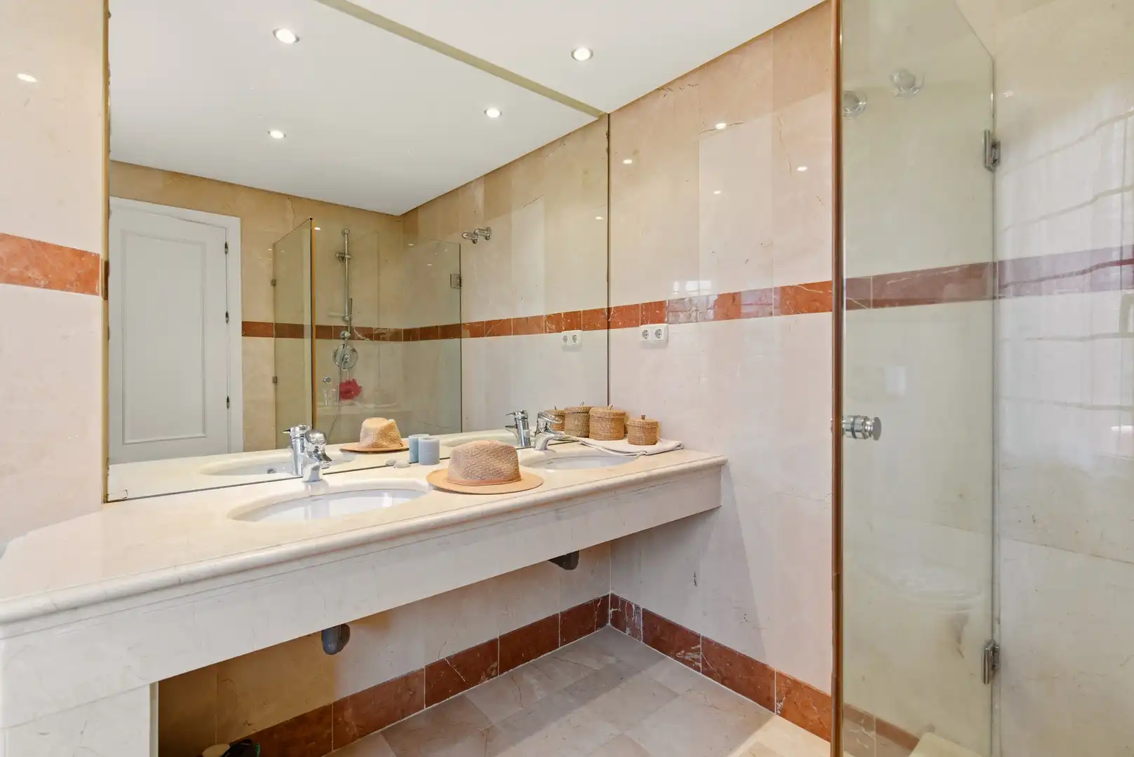 Baño de Ático en venta en Estepona con Aire acondicionado, Terraza y Piscina