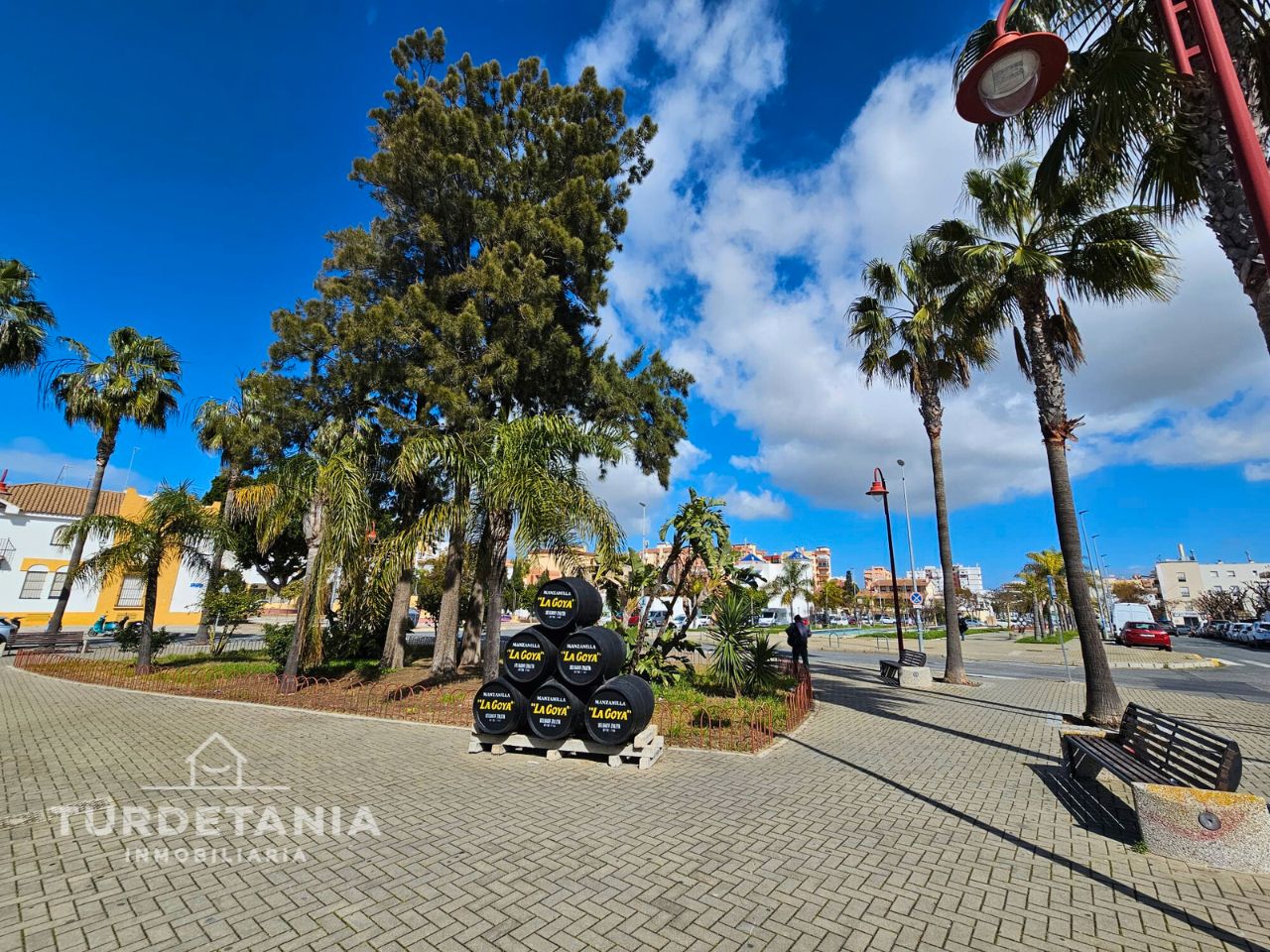 Exterior view of Single-family semi-detached for sale in Sanlúcar de Barrameda  with Air Conditioner, Terrace and Storage room