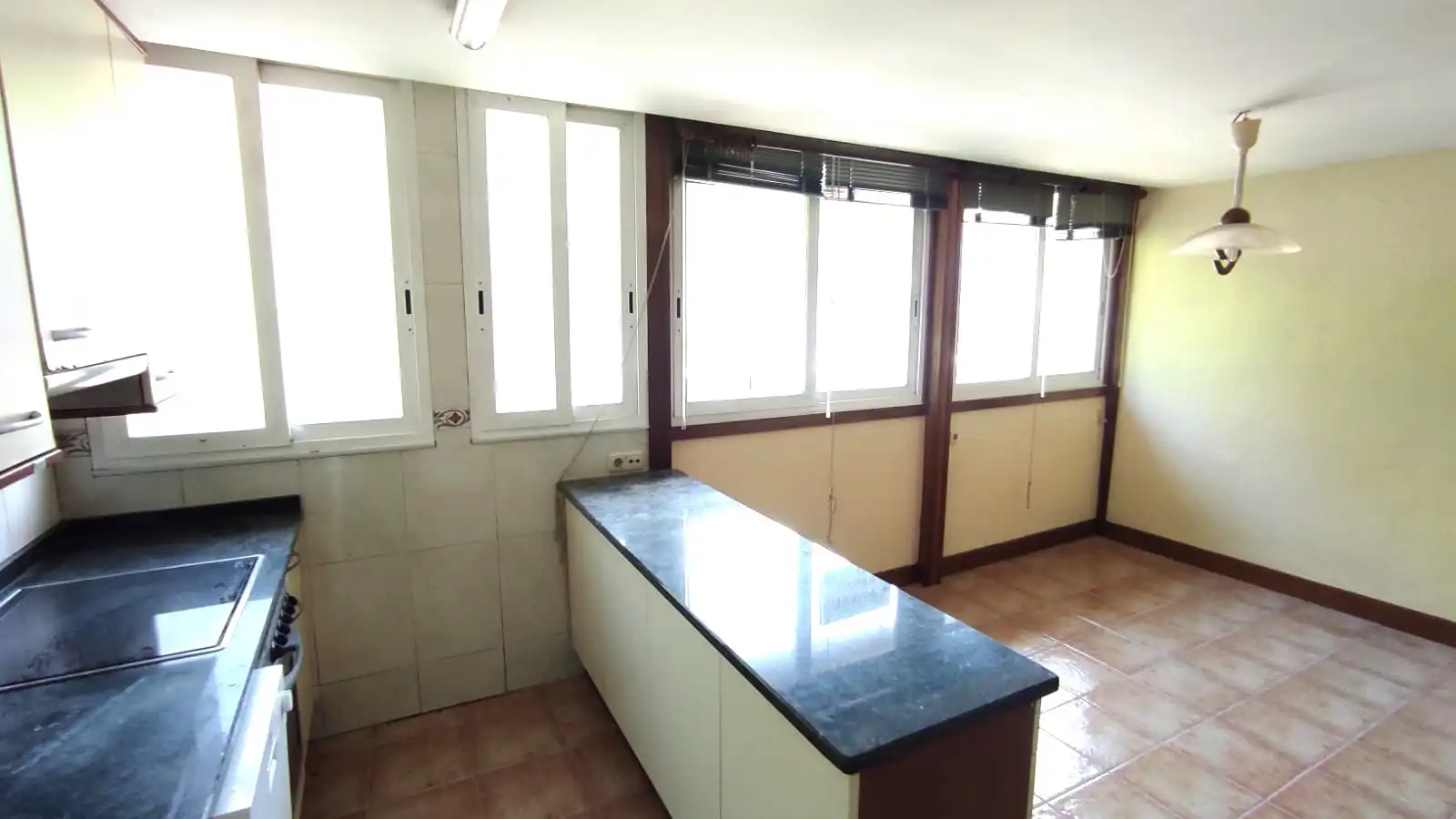Cocina de Piso en venta en Eibar con Calefacción, Trastero y Horno