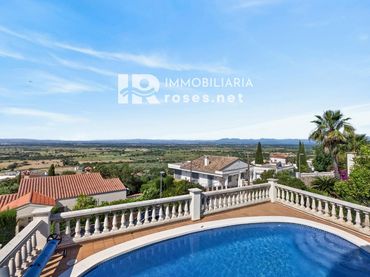 Villa con piscina in vendita a Belgica