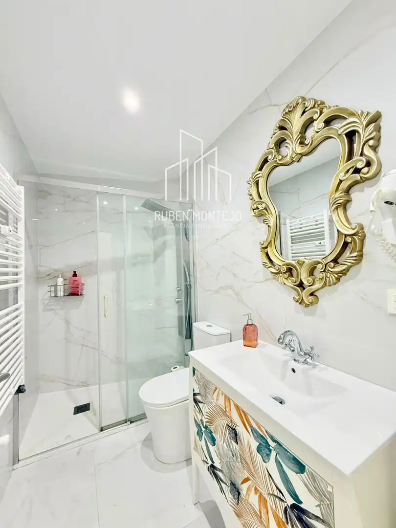 Baño de Piso de alquiler en Salamanca con Calefacción, Terraza y Amueblado