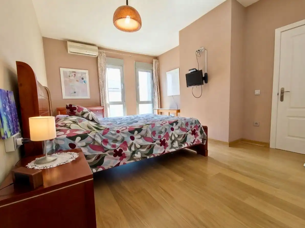 Habitación de Piso en venta en Mairena del Aljarafe con Aire acondicionado