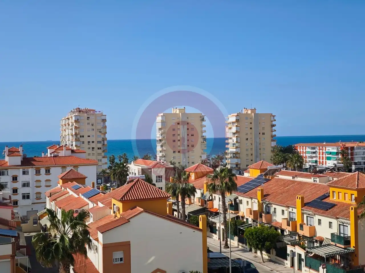 Außenansicht von Wohnung zum Verkauf in Algarrobo mit Klimaanlage, Terrasse und Gemeinschaftspool