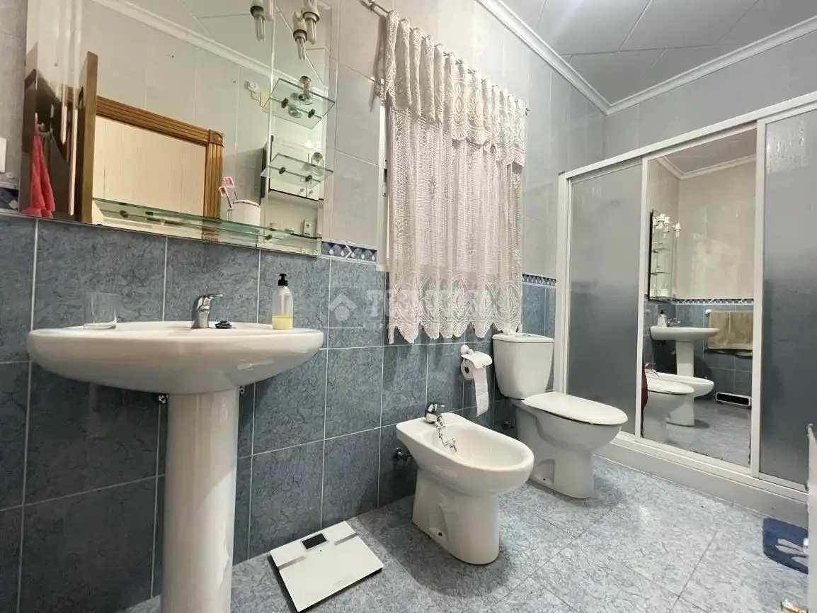 Badezimmer von Wohnung zum Verkauf in Puente Genil mit Terrasse und Balkon