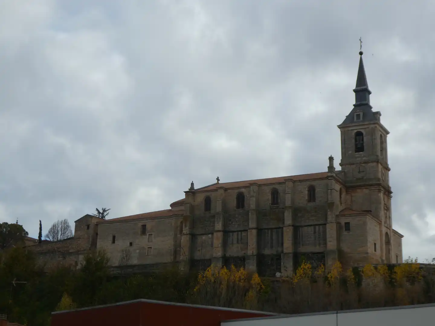 Vista exterior de Casa adosada en venda en Zael amb Jardí privat i Moblat