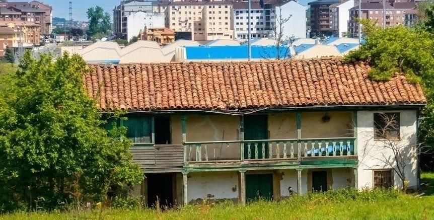 Außenansicht von Country house zum Verkauf in Siero mit Privatgarten, Terrasse und Balkon