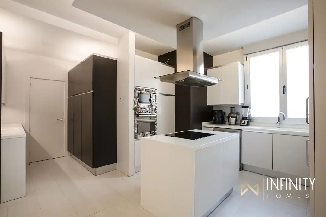 Cocina de Piso de alquiler en Bilbao  con Calefacción, Terraza y Horno