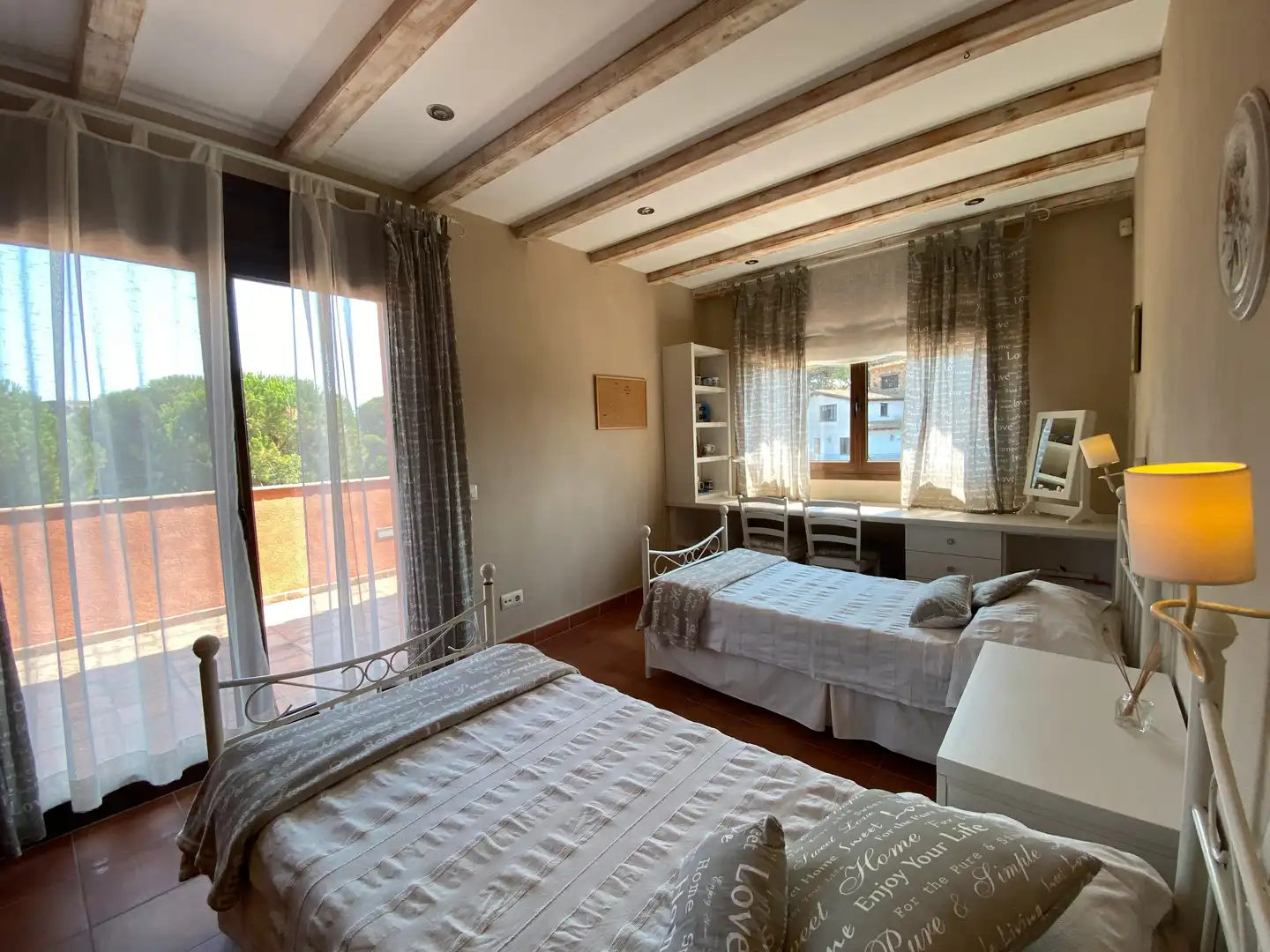 Habitación de Casa o chalet en venta en Mont-ras con Aire acondicionado, Calefacción y Jardín privado