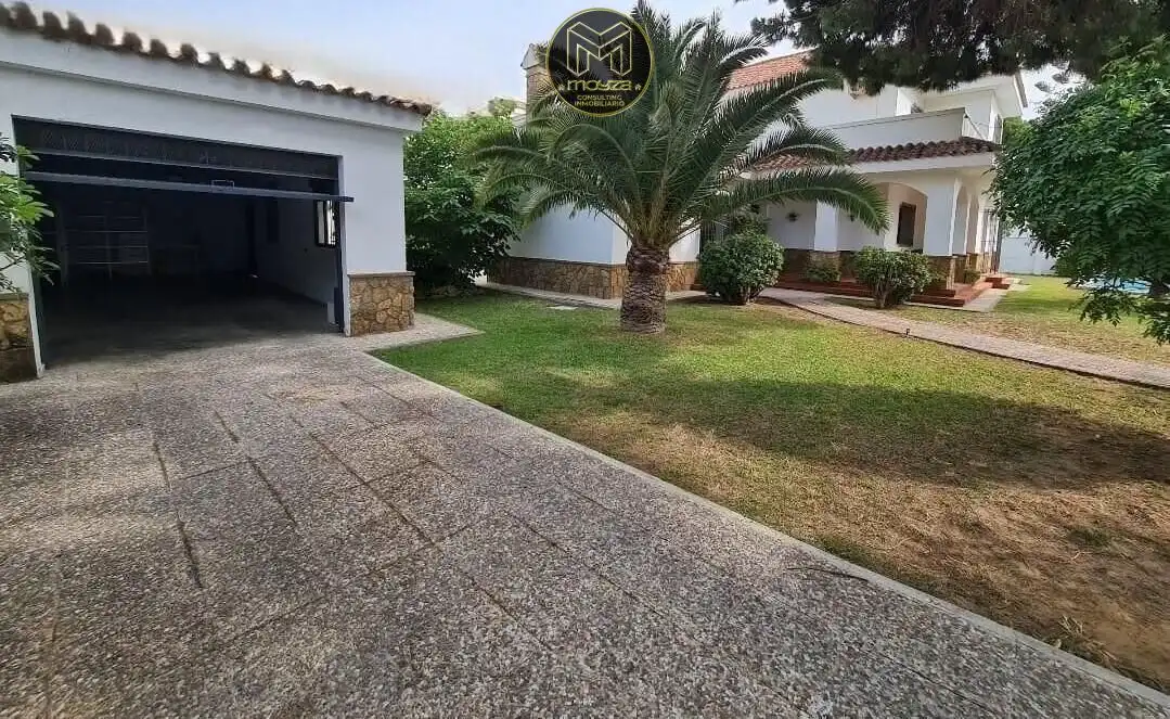 Exterior view of Houses for sale in Rota  with Air Conditioner, Terrace and Storage room